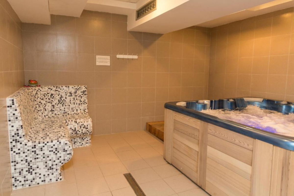 HOTEL ANA LUX SPA PIROT